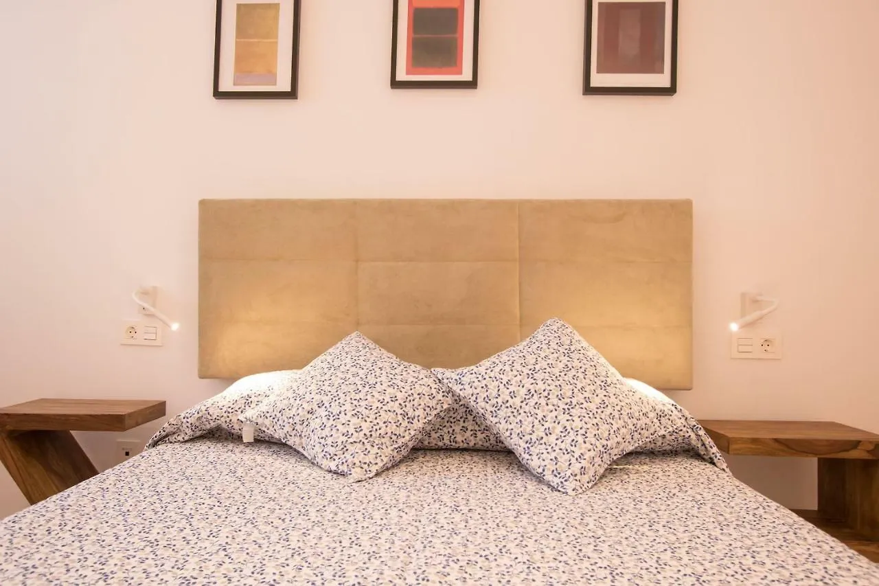 Murallas De Sevilla Apartamento Con Garaje 4 Pax Seville